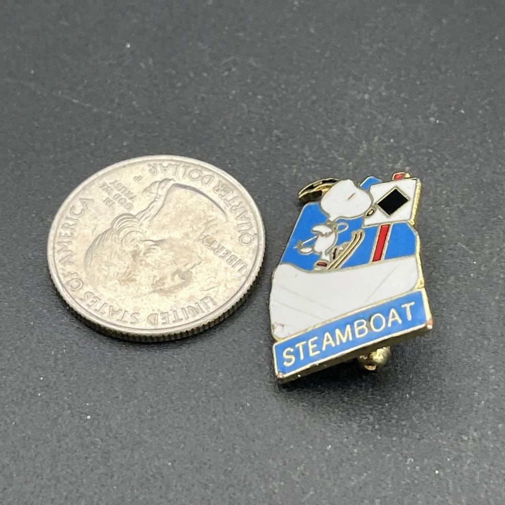 Steamboat‎ Springs Colorado Ski Resort Snoopy Peanuts Lapel Hat Pin